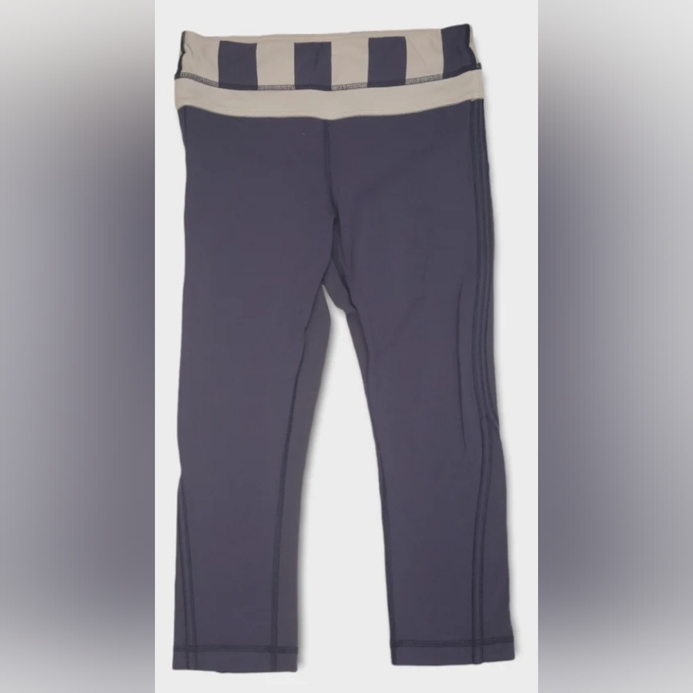 Size 4 - Lululemon Up The Pace Crop